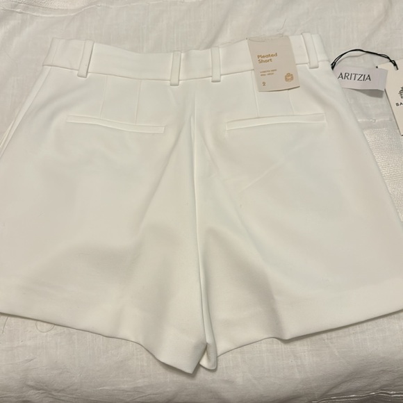 Aritzia Babaton Pleated Short in White - Picture 7 of 11